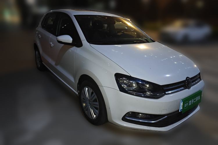 Used Volkswagen Polo 2016 1.6L Automatic Comfort Model Front Right 45 Deg
