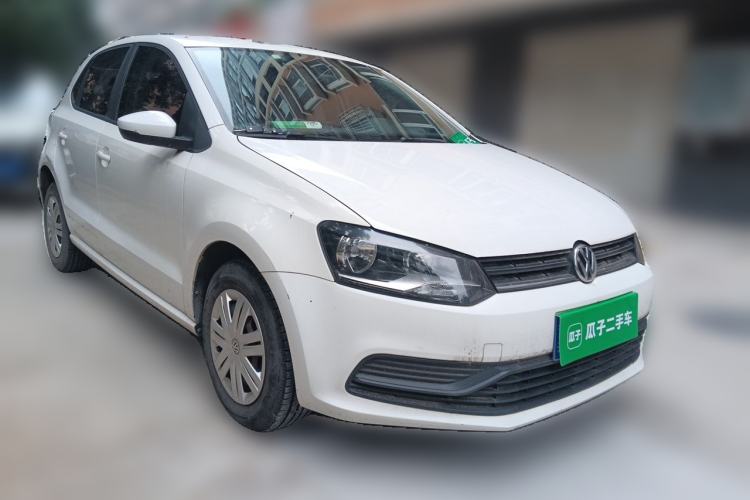 Used Volkswagen Polo 2016 1.4L Manual Fashion Model Front Right 45 Deg