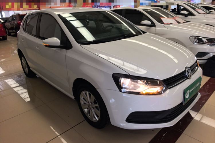 Used Volkswagen Polo 2016 1.4L Automatic Trendy Model Front Right 45 Deg