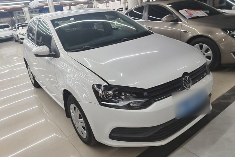 Used Volkswagen Polo 2016 1.4L Manual Fashion Model Front Right 45 Deg
