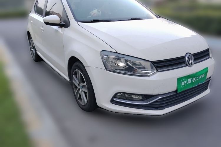 Used Volkswagen Polo 2016 1.6L Automatic Comfort Model Front Right 45 Deg