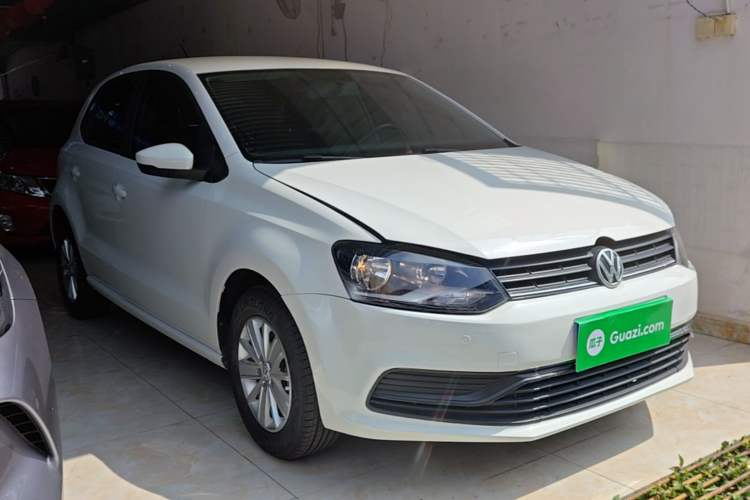 Used Volkswagen Polo 2016 1.4L Automatic Trendy Model Front Right 45 Deg