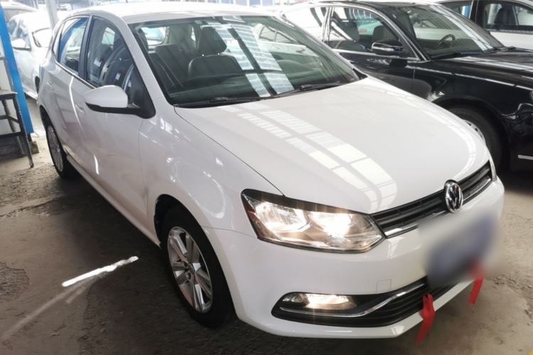 Used Volkswagen Polo 2016 1.6L Automatic Comfort Model Front Right 45 Deg