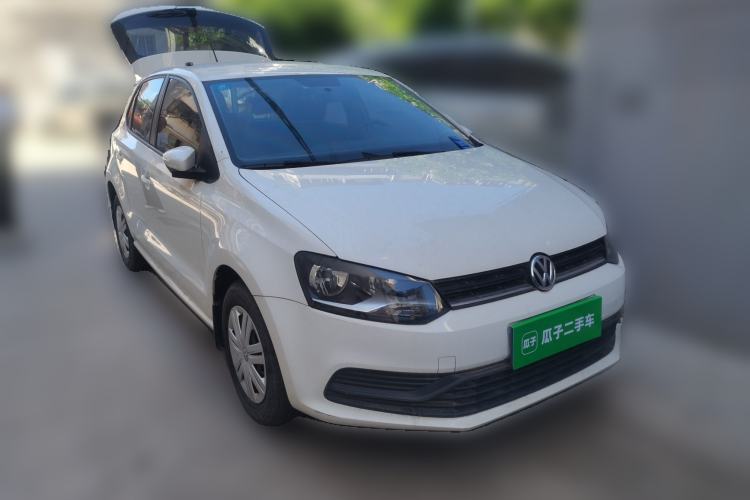 Used Volkswagen Polo 2016 1.4L Automatic Trendy Model Front Right 45 Deg
