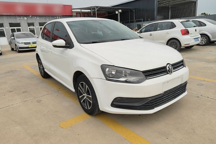 Used Volkswagen Polo 2016 1.4L Automatic Trendy Model Front Right 45 Deg