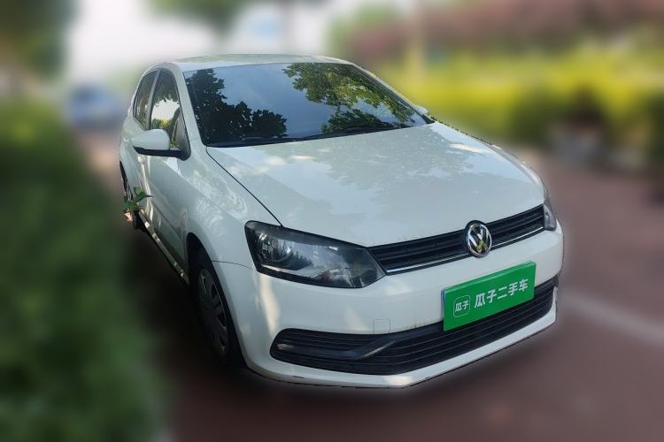Used Volkswagen Polo 2016 1.4L Manual Fashion Model Front Right 45 Deg