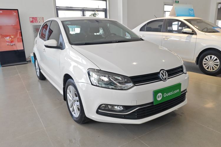 Used Volkswagen Polo 2016 1.6L Automatic Comfort Model Front Right 45 Deg