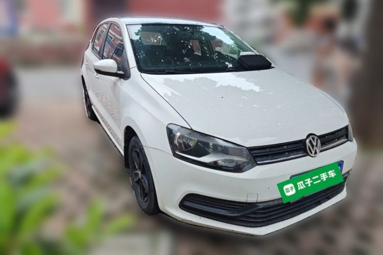 Used Volkswagen Polo 2016 1.4L Manual Fashion Model Front Right 45 Deg
