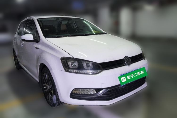 Used Volkswagen Polo 2016 1.6L Automatic Comfort Model Front Right 45 Deg