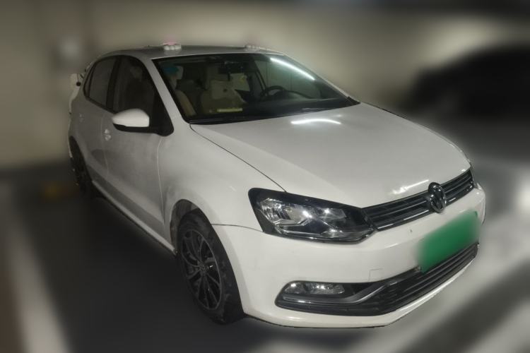 Used Volkswagen Polo 2016 1.6L Automatic Comfort Model Front Right 45 Deg