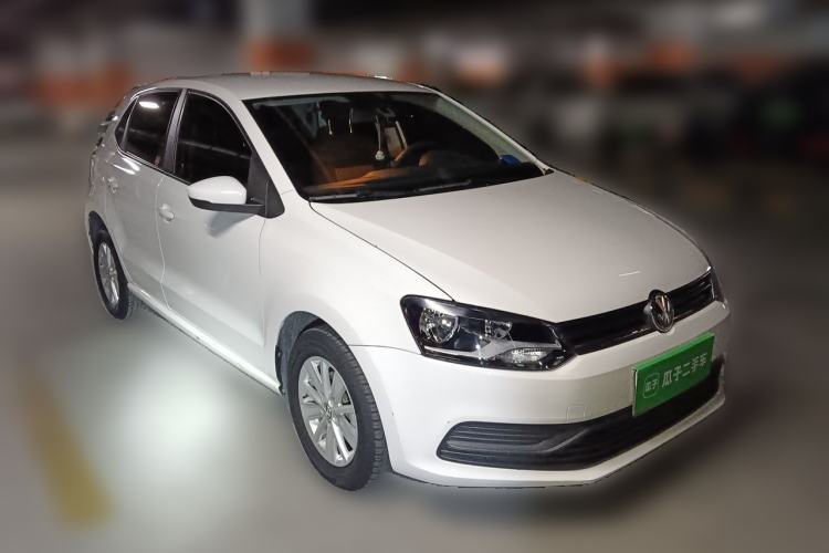 Used Volkswagen Polo 2016 1.4L Automatic Trendy Model Front Right 45 Deg