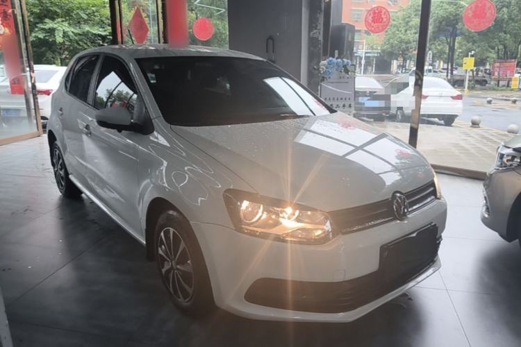 Used Volkswagen Polo 2016 1.4L Automatic Trendy Model Front Right 45 Deg