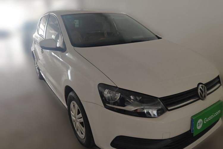 Used Volkswagen Polo 2016 1.4L Manual Fashion Model Front Right 45 Deg