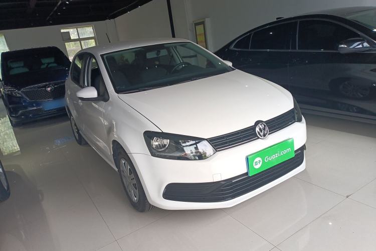 Used Volkswagen Polo 2016 1.4L Automatic Trendy Model Front Right 45 Deg