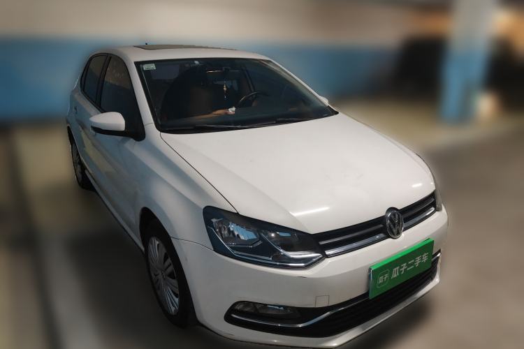 Used Volkswagen Polo 2016 1.6L Automatic Comfort Model Front Right 45 Deg