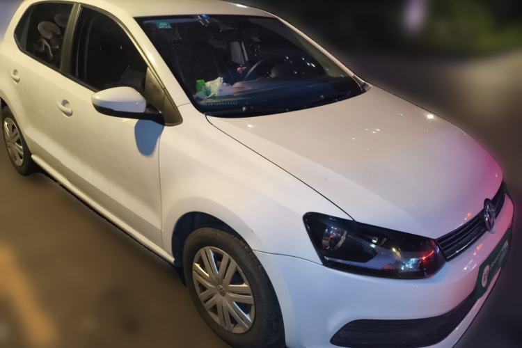 Used Volkswagen Polo 2016 1.4L Automatic Trendy Model Front Right 45 Deg