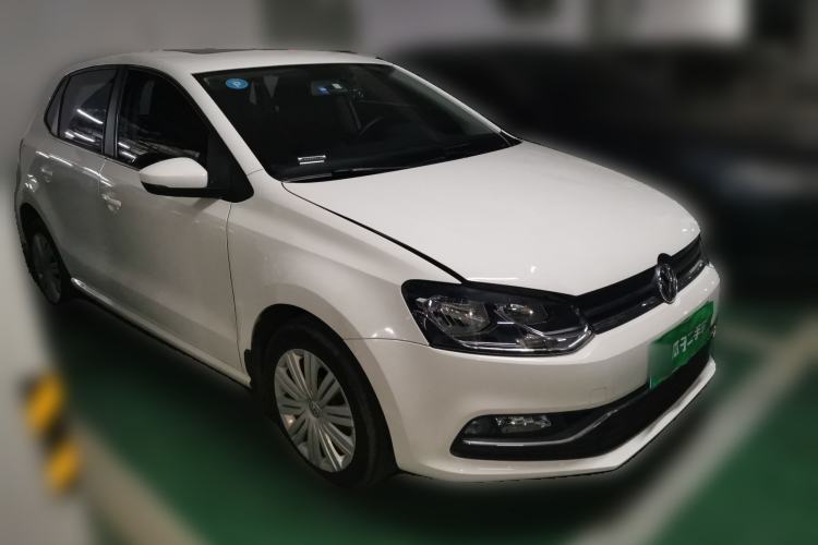 Used Volkswagen Polo 2016 1.6L Automatic Comfort Model Front Right 45 Deg