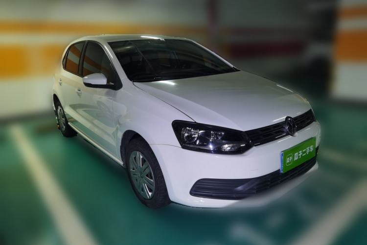 Used Volkswagen Polo 2016 1.4L Manual Fashion Model Front Right 45 Deg