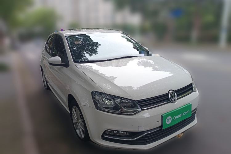 Used Volkswagen Polo 2016 1.6L Automatic Comfort Model Front Right 45 Deg