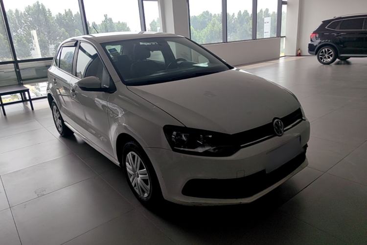 Used Volkswagen Polo 2016 1.4L Manual Fashion Model Front Right 45 Deg