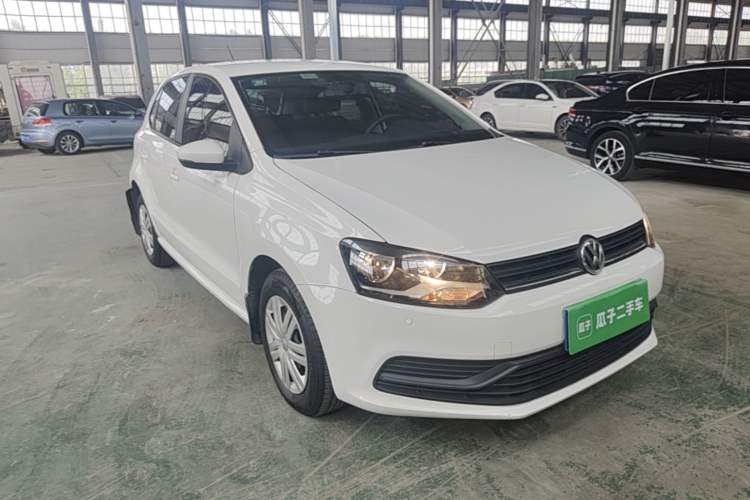 Used Volkswagen Polo 2016 1.4L Automatic Trendy Model Front Right 45 Deg