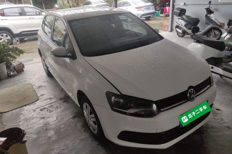Used Volkswagen Polo 2016 1.4L Manual Fashion Model Front Right 45 Deg