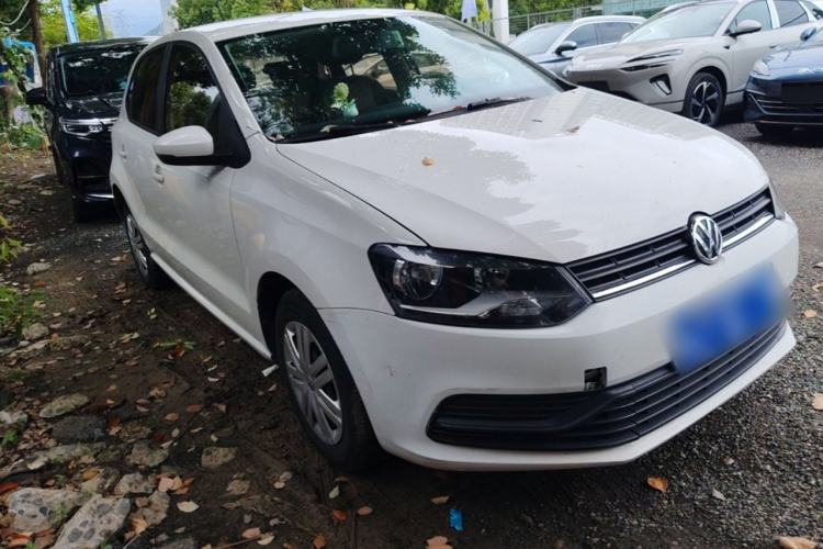 Used Volkswagen Polo 2016 1.4L Automatic Trendy Model Front Right 45 Deg