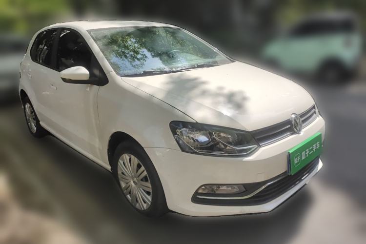 Used Volkswagen Polo 2016 1.6L Automatic Comfort Model Front Right 45 Deg