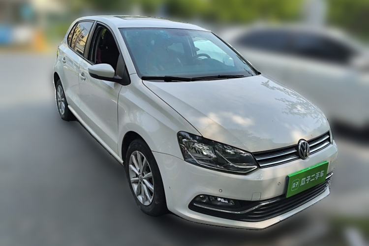 Used Volkswagen Polo 2016 1.6L Automatic Luxury Model Front Right 45 Deg