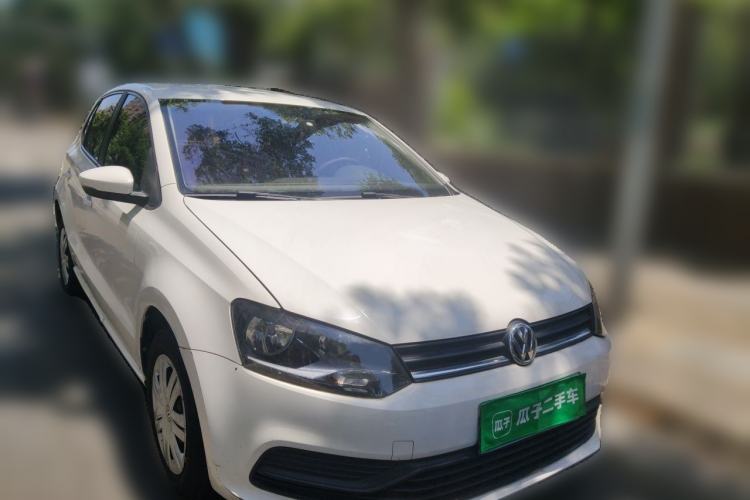 Used Volkswagen Polo 2016 1.4L Manual Fashion Model Front Right 45 Deg