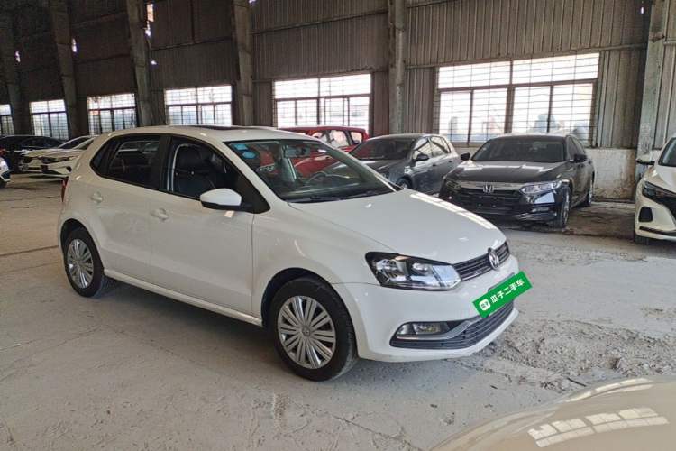 Used Volkswagen Polo 2016 1.6L Automatic Comfort Model Front Right 45 Deg