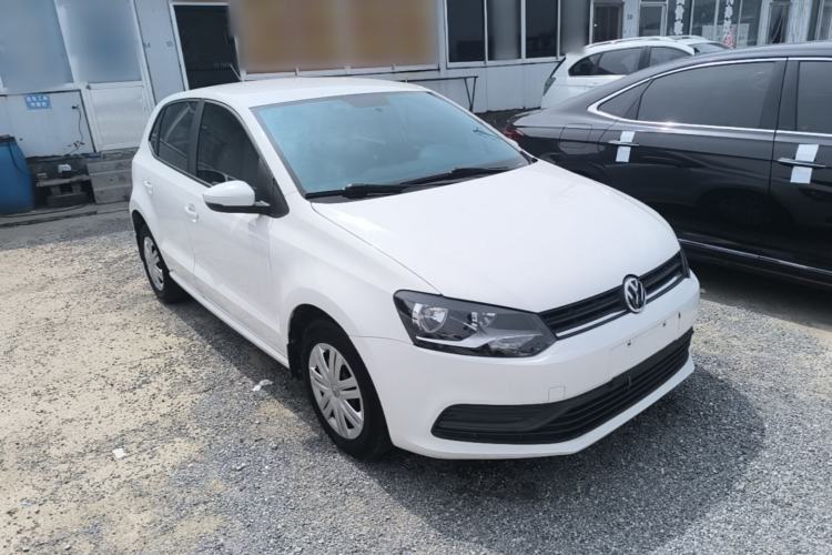 Used Volkswagen Polo 2016 1.4L Manual Fashion Model Front Right 45 Deg