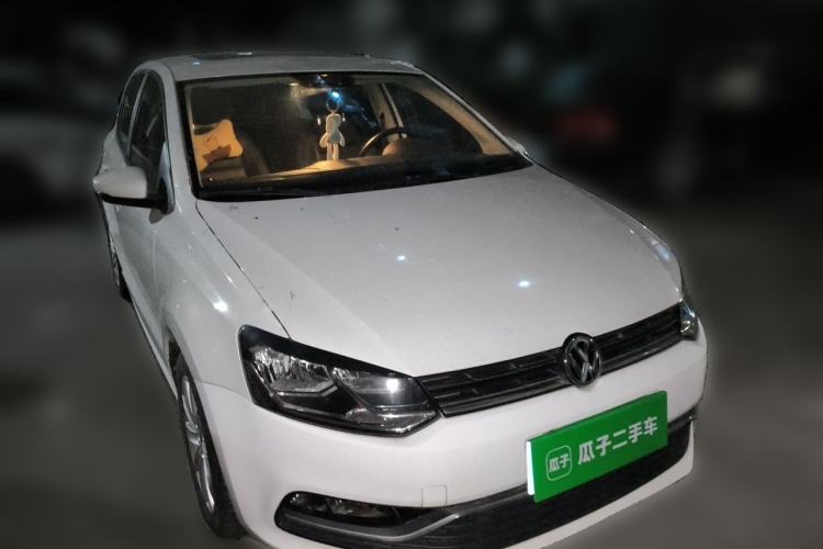 Used Volkswagen Polo 2016 1.6L Automatic Comfort Model Front Right 45 Deg