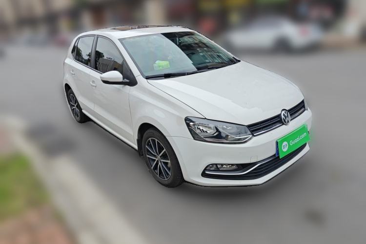 Used Volkswagen Polo 2016 1.6L Automatic Comfort Model Front Right 45 Deg