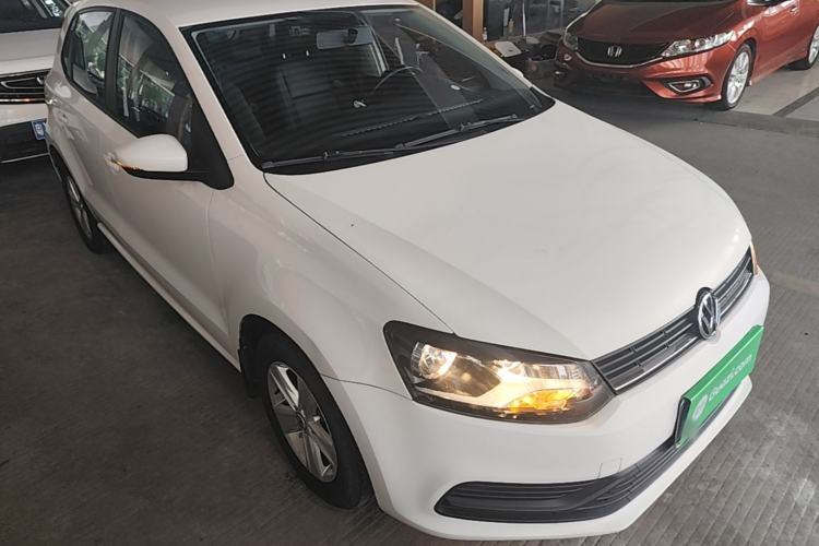 Used Volkswagen Polo 2016 1.4L Automatic Trendy Model Front Right 45 Deg