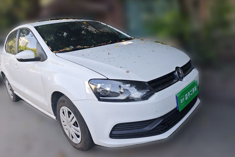 Used Volkswagen Polo 2016 1.4L Manual Fashion Model Front Right 45 Deg