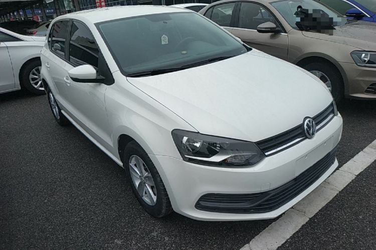 Used Volkswagen Polo 2016 1.4L Automatic Trendy Model Front Right 45 Deg