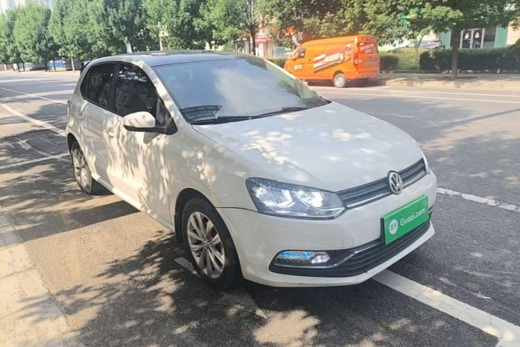 Used Volkswagen Polo 2016 1.6L Automatic Comfort Model Front Right 45 Deg