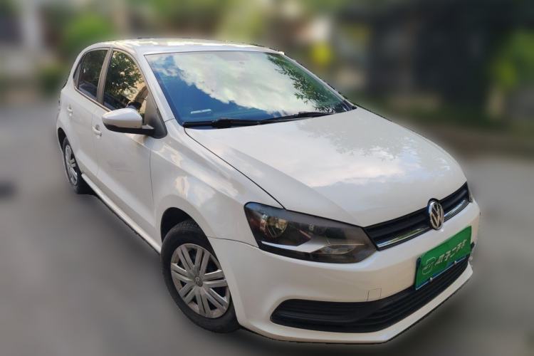 Used Volkswagen Polo 2016 1.4L Manual Fashion Model Front Right 45 Deg