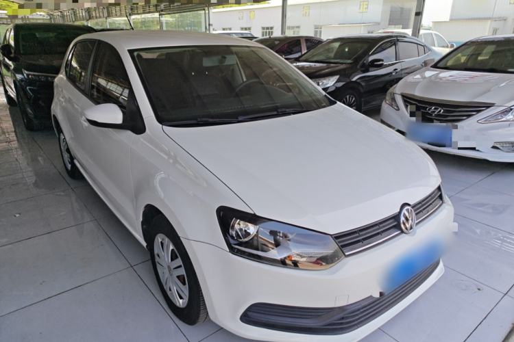 Used Volkswagen Polo 2016 1.4L Automatic Trendy Model Front Right 45 Deg
