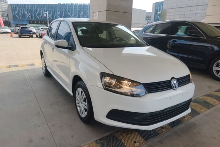 Used Volkswagen Polo 2016 1.4L Automatic Trendy Model Front Right 45 Deg