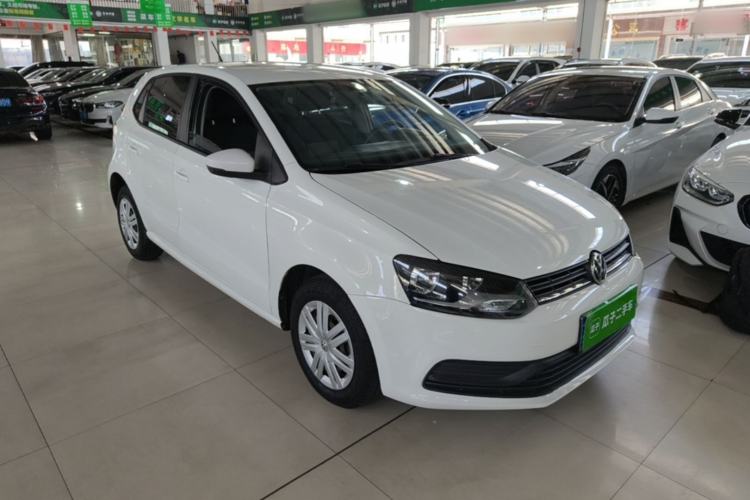 Used Volkswagen Polo 2016 1.4L Automatic Trendy Model Front Right 45 Deg