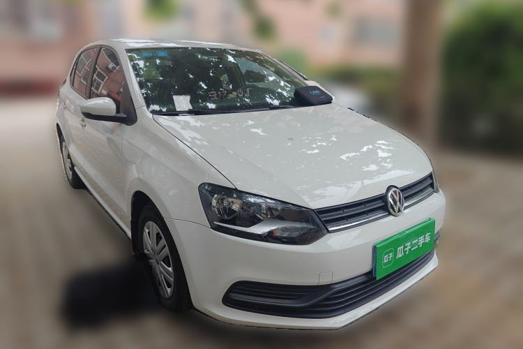Used Volkswagen Polo 2016 1.4L Automatic Trendy Model Front Right 45 Deg