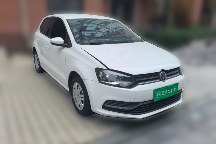 Used Volkswagen Polo 2016 1.4L Manual Fashion Model Front Right 45 Deg