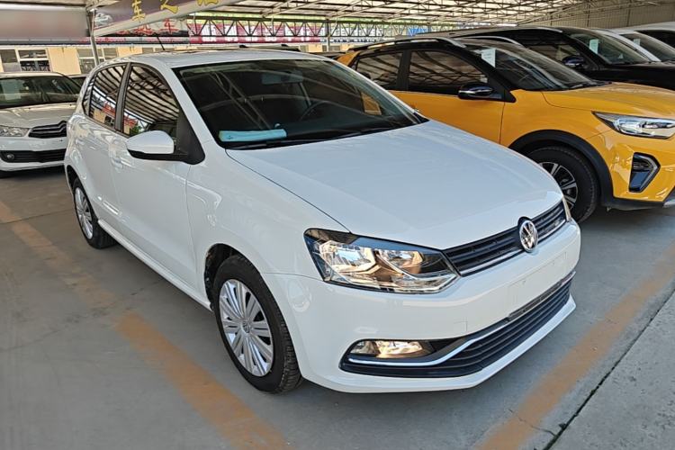 Used Volkswagen Polo 2016 1.6L Automatic Comfort Model Front Right 45 Deg