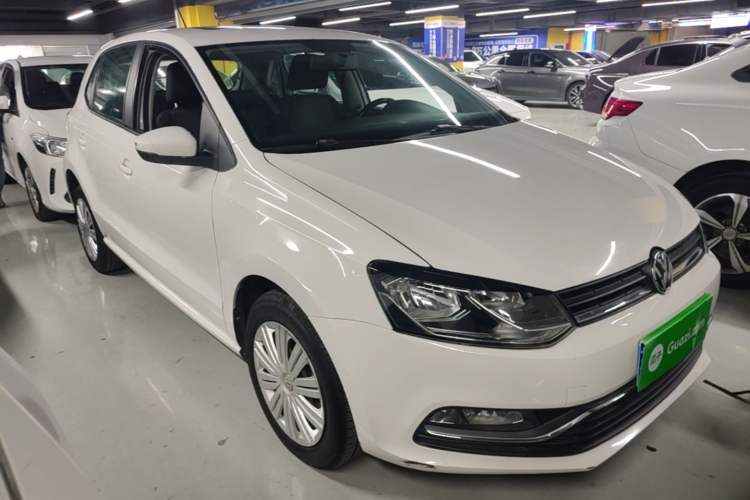 Used Volkswagen Polo 2016 1.6L Automatic Comfort Model Front Right 45 Deg