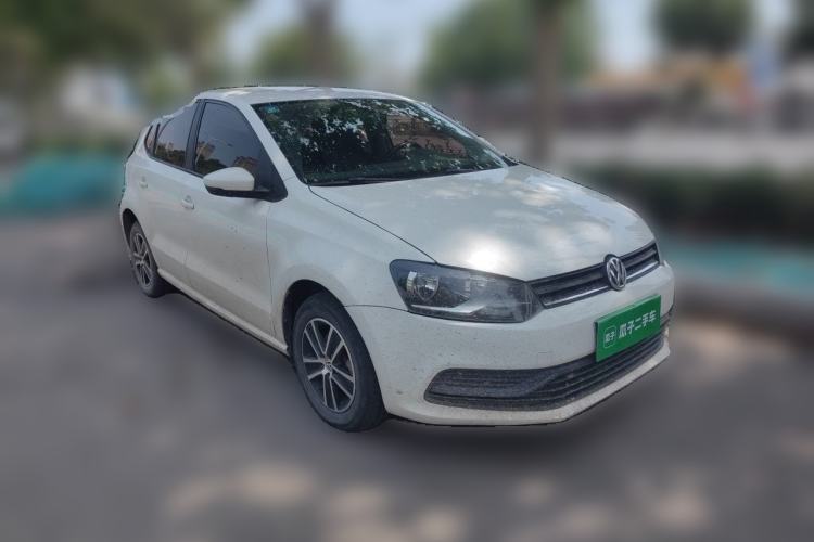 Used Volkswagen Polo 2016 1.4L Manual Fashion Model Front Right 45 Deg