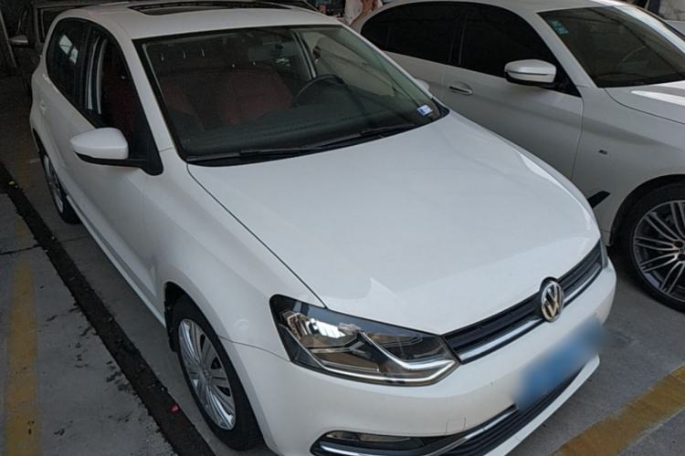 Used Volkswagen Polo 2016 1.6L Automatic Comfort Model Front Right 45 Deg