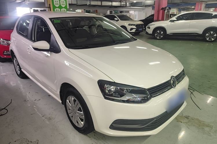 Used Volkswagen Polo 2016 1.4L Automatic Trendy Model Front Right 45 Deg