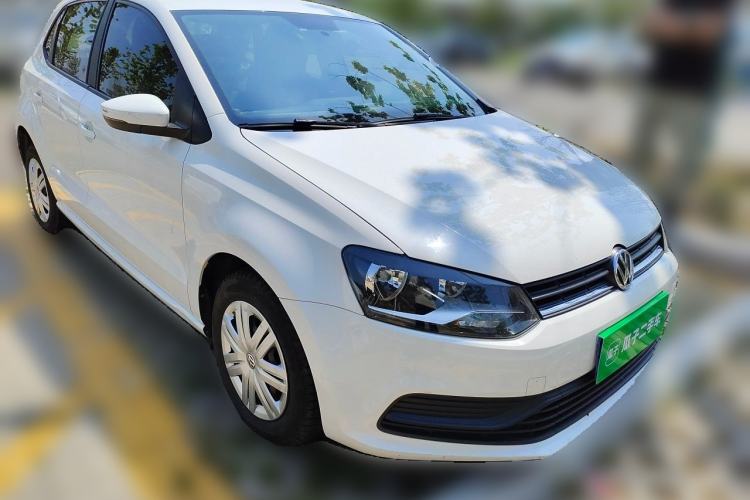 Used Volkswagen Polo 2016 1.4L Manual Fashion Model Front Right 45 Deg